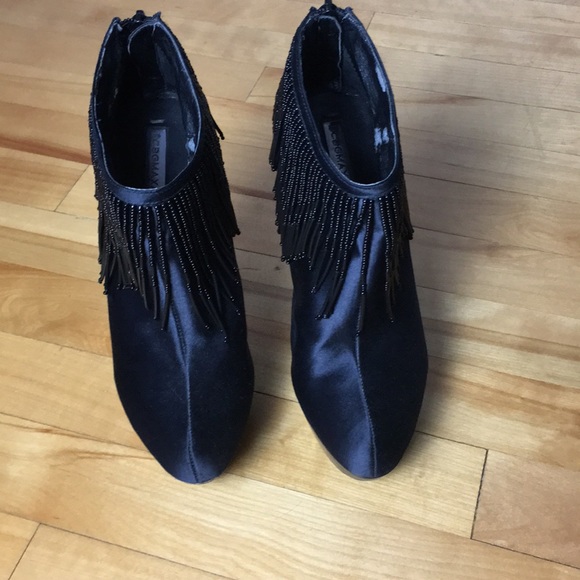 BCBGMAXAZRIA Booties with beaded fringe - size 6.5 - Picture 2 of 6
